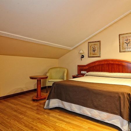 Hotel Alisi Aranda de Duero Kültér fotó