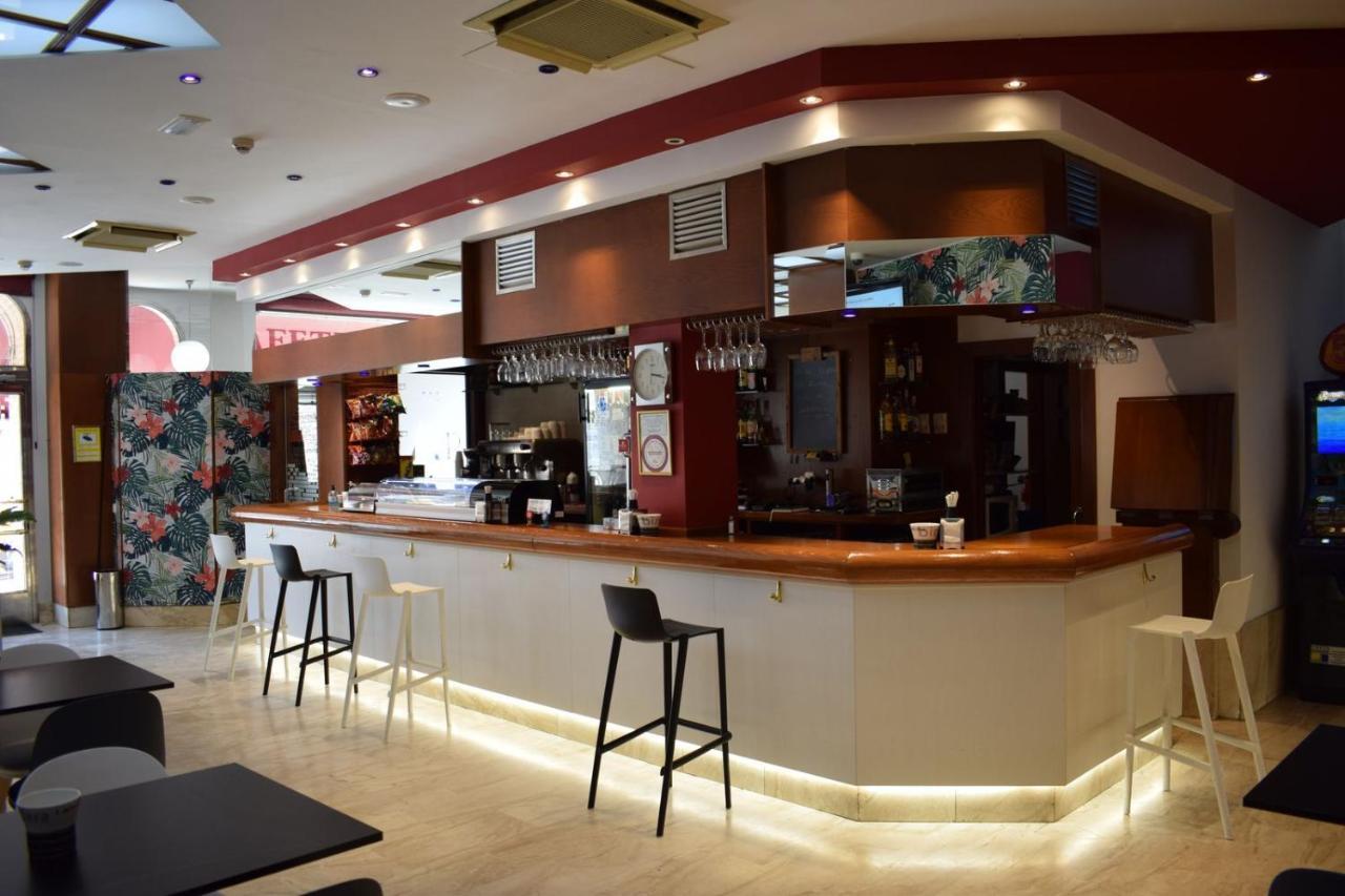 Hotel Alisi Aranda de Duero Kültér fotó