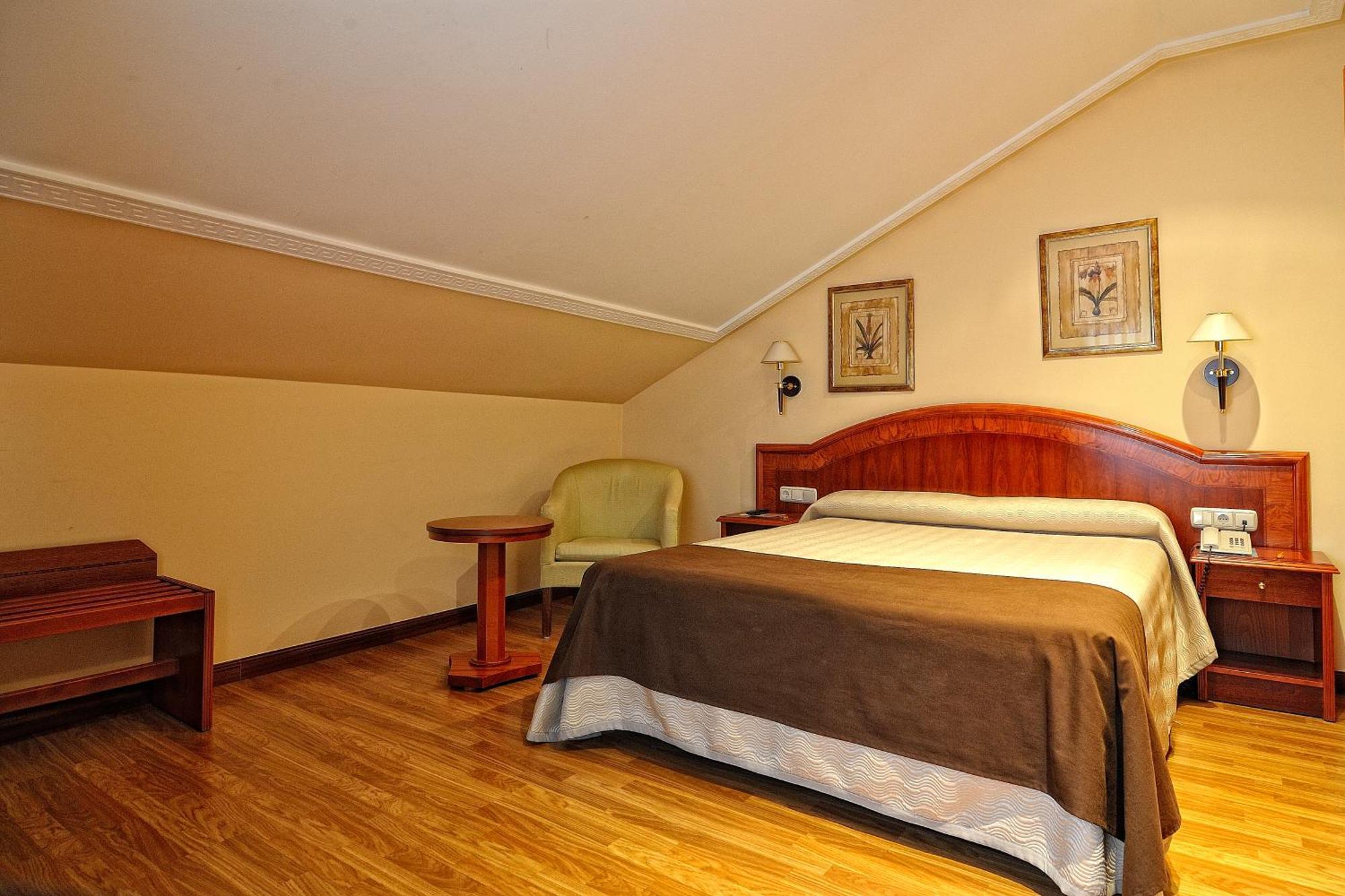 Hotel Alisi Aranda de Duero Kültér fotó