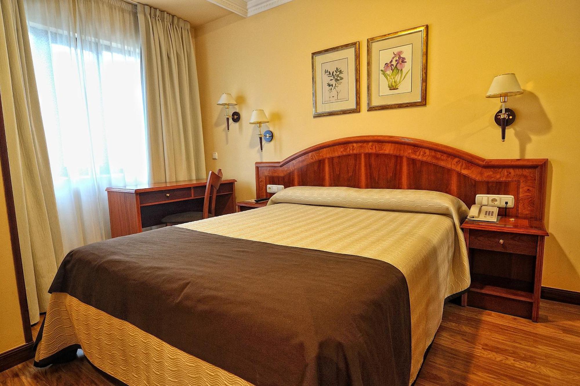 Hotel Alisi Aranda de Duero Kültér fotó