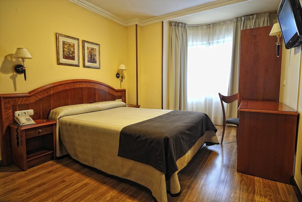 Hotel Alisi Aranda de Duero Kültér fotó