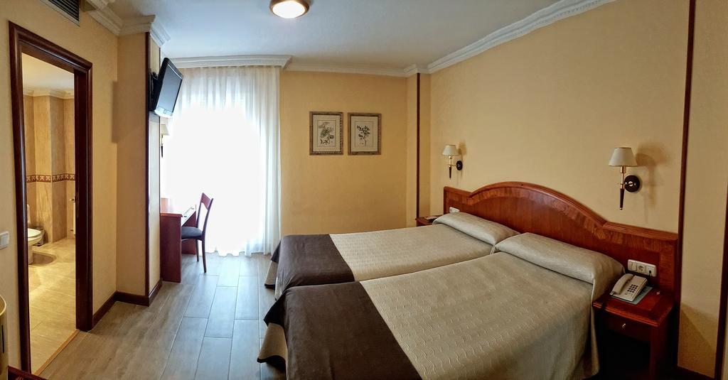 Hotel Alisi Aranda de Duero Kültér fotó